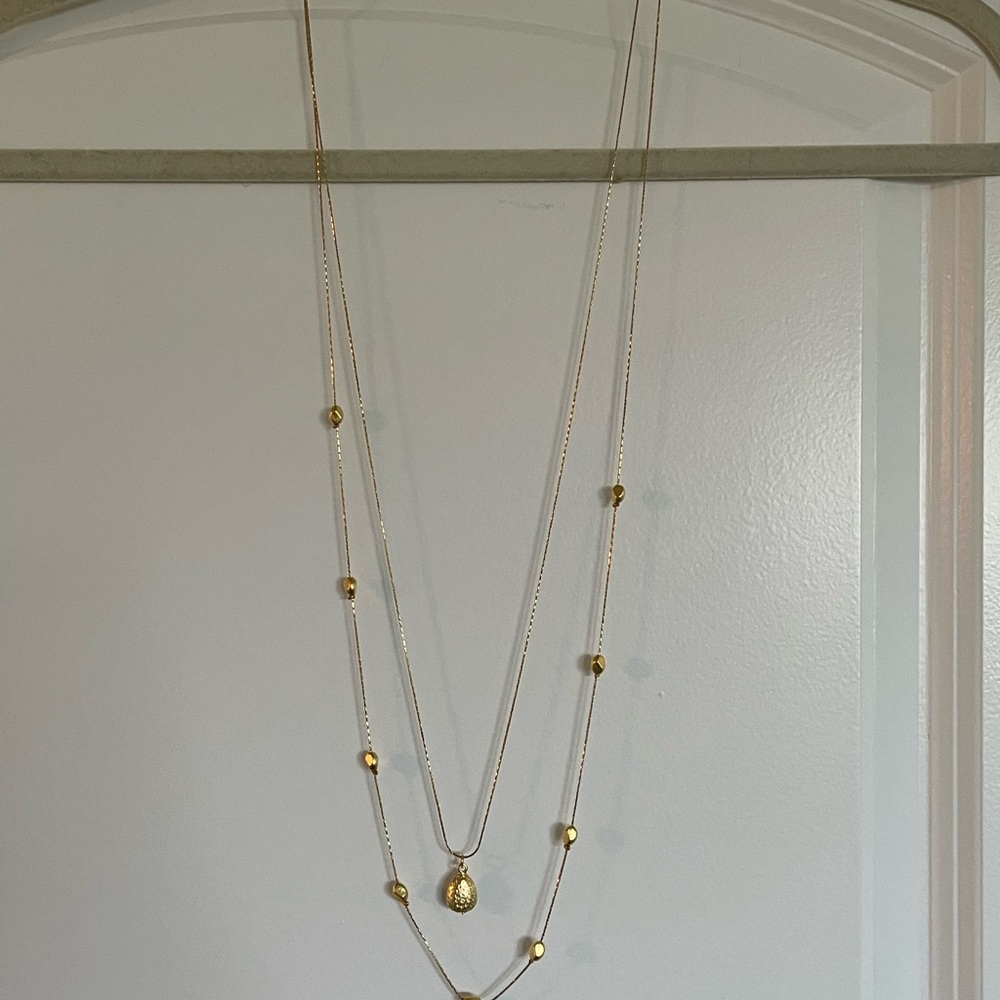 Elegant Gold Layered Necklace